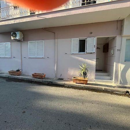 Mégara Elena S Apartment מראה חיצוני תמונה